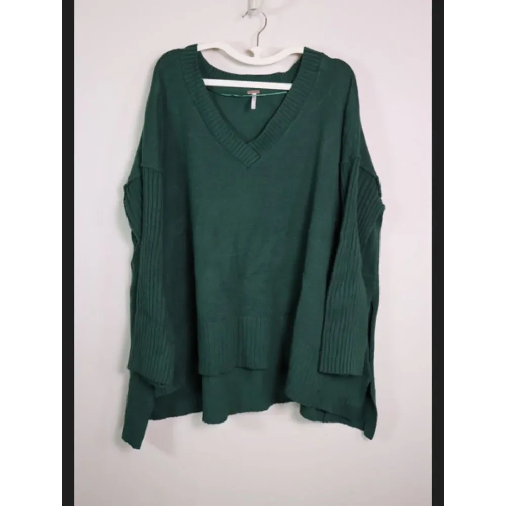 Free People Alli V-Neck Sweater Medium Oversized Dark Green Chunky Knit